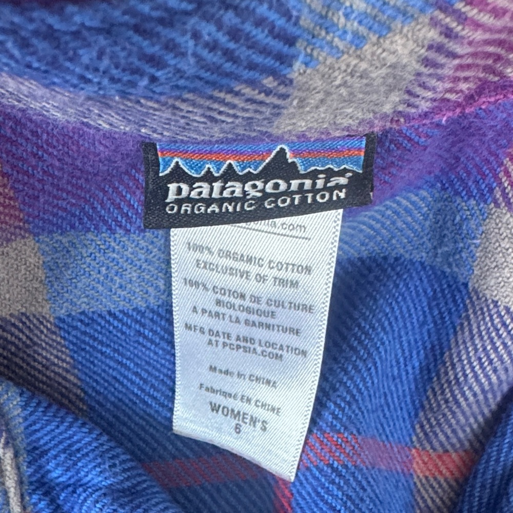 Patagonia Women’s Plaid Shirt in Blue and Pink - Picture 2 of 4